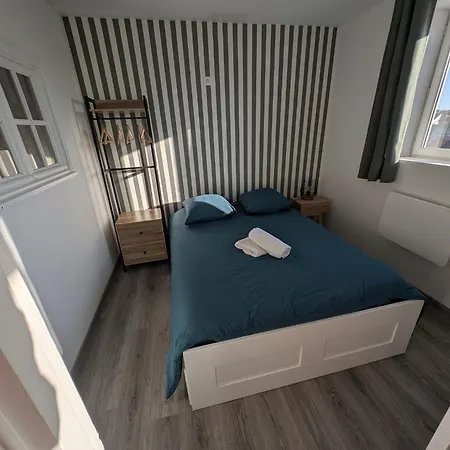 Apartamento à Proximité De La *